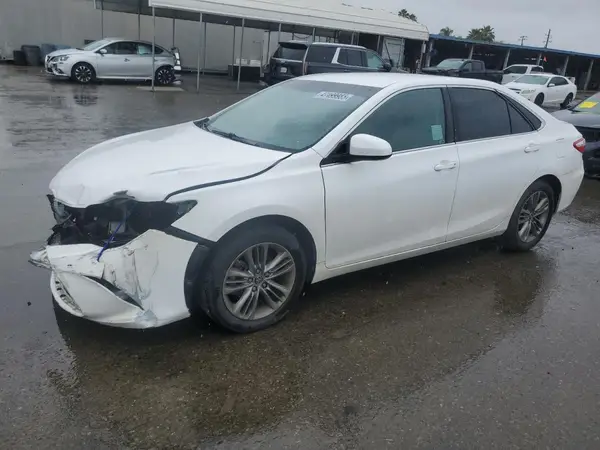 4T1BF1FK4GU182726 2016 TOYOTA CAMRY - Image 1