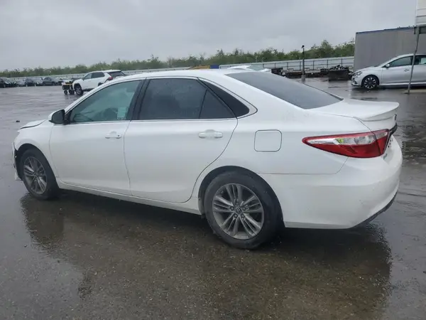 4T1BF1FK4GU182726 2016 TOYOTA CAMRY - Image 2