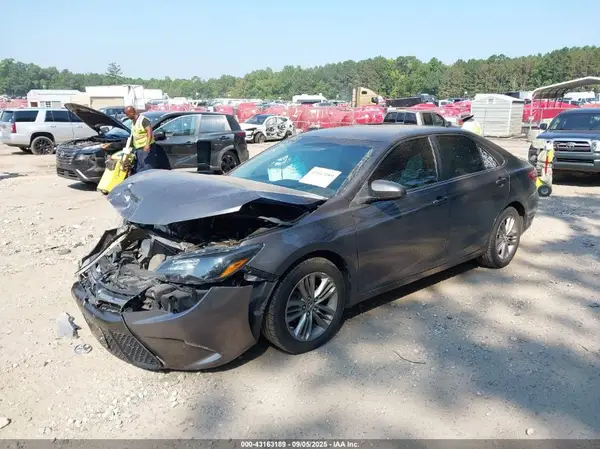 4T1BF1FK4GU183133 2016 TOYOTA CAMRY - Image 2