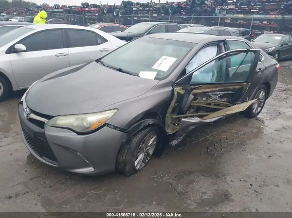 4T1BF1FK4GU184301 2016 TOYOTA CAMRY - Image 2