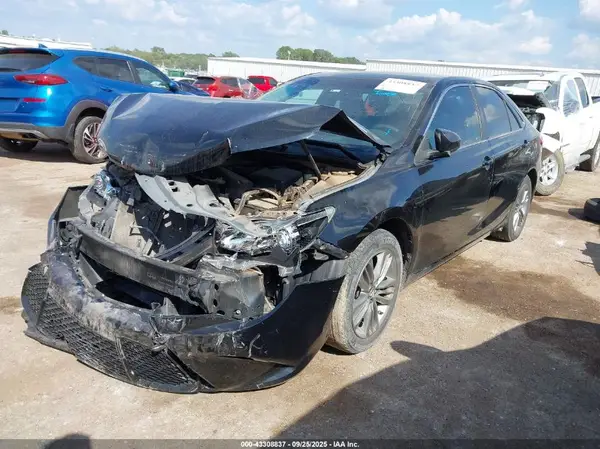 4T1BF1FK4GU185822 2016 TOYOTA CAMRY - Image 2