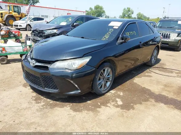4T1BF1FK4GU186033 2016 TOYOTA CAMRY - Image 2