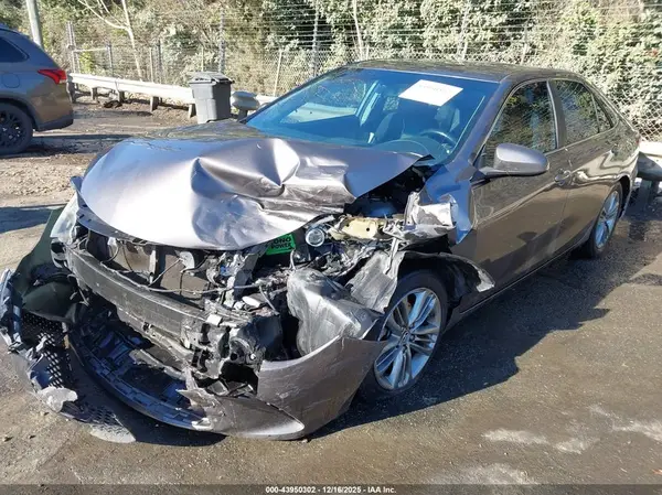 4T1BF1FK4GU186677 2016 TOYOTA CAMRY - Image 2
