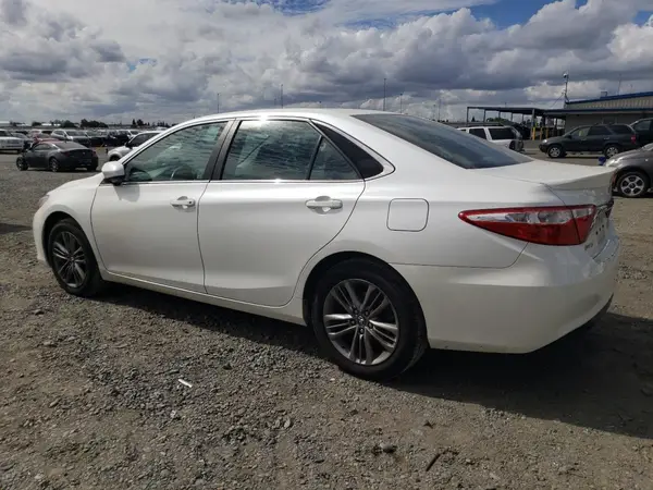 4T1BF1FK4GU187666 2016 TOYOTA CAMRY - Image 2