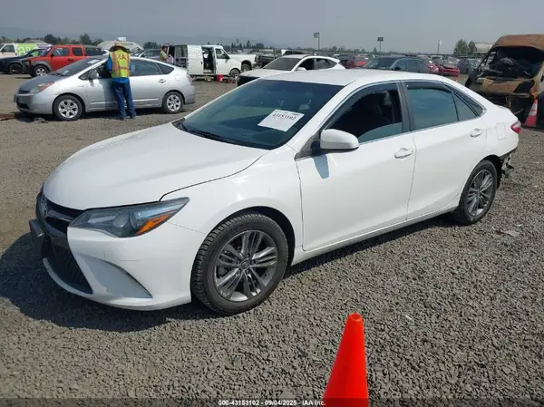 4T1BF1FK4GU191491 2016 TOYOTA CAMRY - Image 2