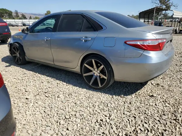 4T1BF1FK4GU196755 2016 TOYOTA CAMRY - Image 2