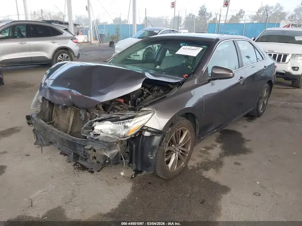 4T1BF1FK4GU198666 2016 TOYOTA CAMRY - Image 2
