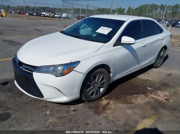 4T1BF1FK4GU199848 2016 TOYOTA CAMRY - Image 2
