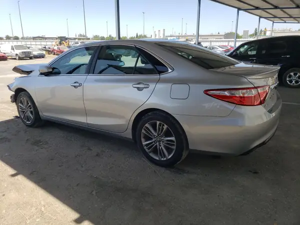 4T1BF1FK4GU203493 2016 TOYOTA CAMRY - Image 2
