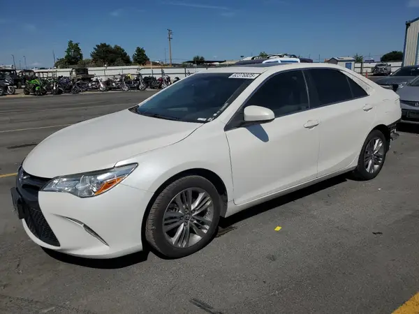 4T1BF1FK4GU204191 2016 TOYOTA CAMRY - Image 1