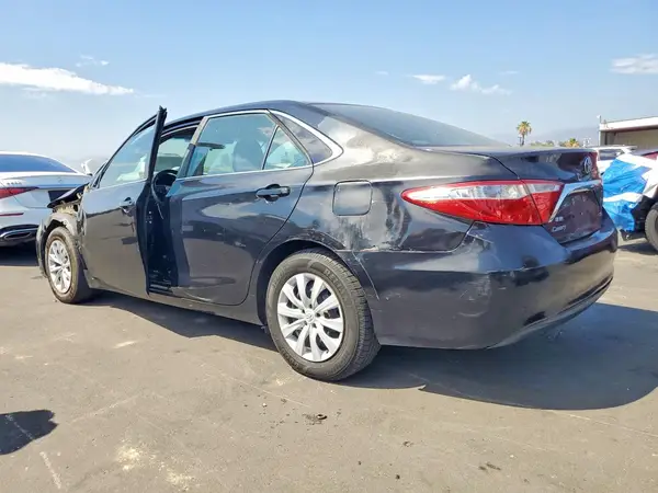 4T1BF1FK4GU204384 2016 TOYOTA CAMRY - Image 2