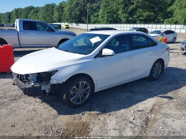 4T1BF1FK4GU205714 2016 TOYOTA CAMRY - Image 2
