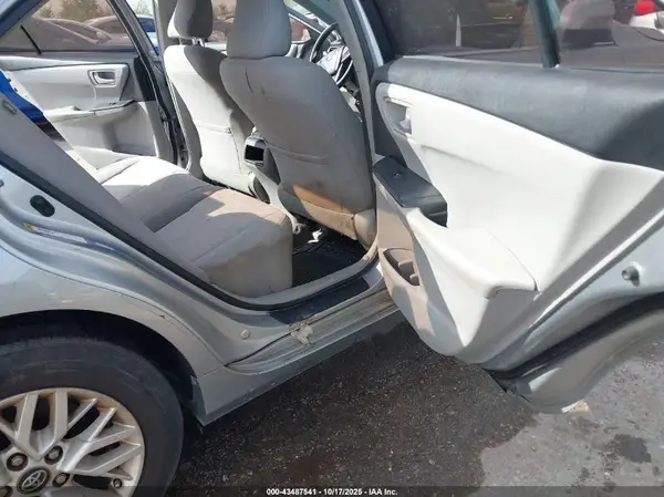 4T1BF1FK4GU205986 2016 TOYOTA CAMRY - Image 8