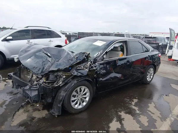 4T1BF1FK4GU206121 2016 TOYOTA CAMRY - Image 2
