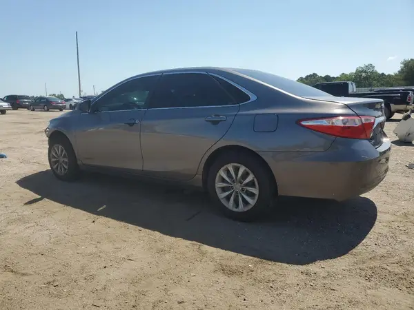 4T1BF1FK4GU207057 2016 TOYOTA CAMRY - Image 2