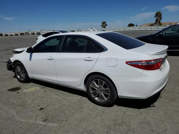 4T1BF1FK4GU207141 2016 TOYOTA CAMRY - Image 2