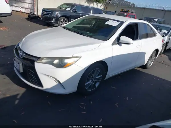 4T1BF1FK4GU207625 2016 TOYOTA CAMRY - Image 2