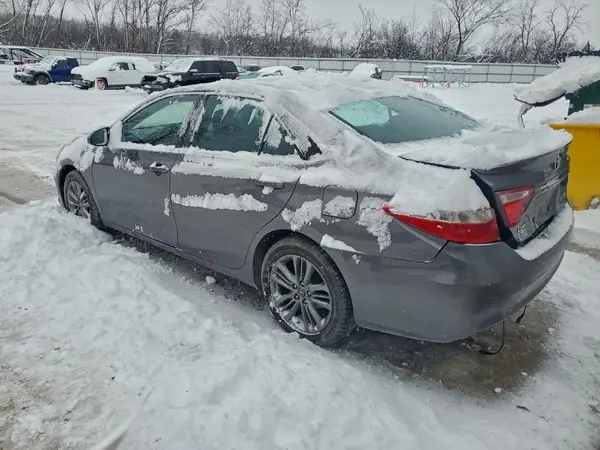 4T1BF1FK4GU207804 2016 TOYOTA CAMRY - Image 2
