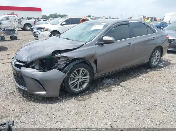 4T1BF1FK4GU208998 2016 TOYOTA CAMRY - Image 2