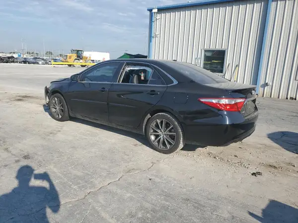 4T1BF1FK4GU211187 2016 TOYOTA CAMRY - Image 2