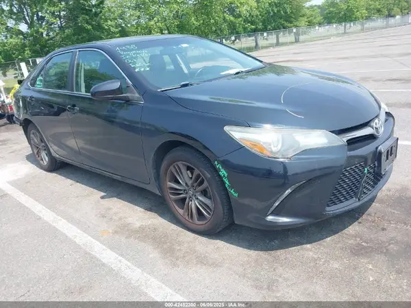 4T1BF1FK4GU211285 2016 TOYOTA CAMRY - Image 1