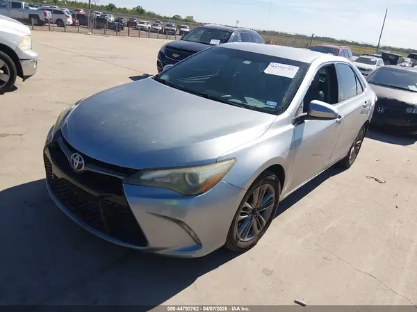 4T1BF1FK4GU211738 2016 TOYOTA CAMRY - Image 2