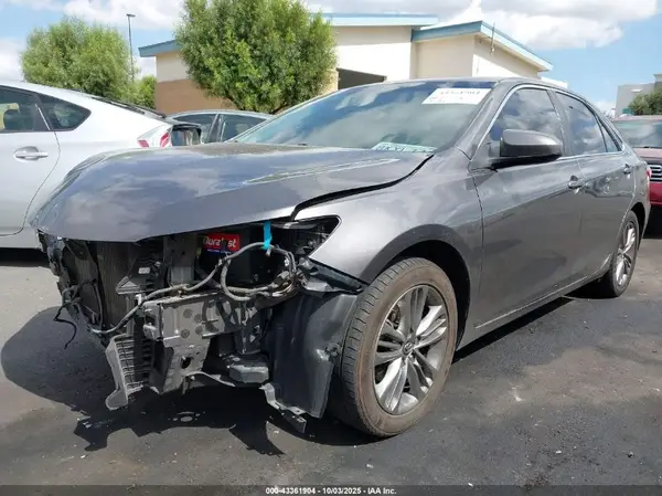 4T1BF1FK4GU212274 2016 TOYOTA CAMRY - Image 2