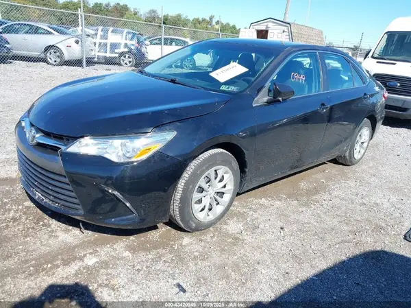 4T1BF1FK4GU214445 2016 TOYOTA CAMRY - Image 2