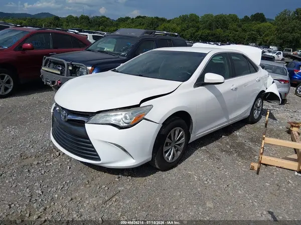 4T1BF1FK4GU215496 2016 TOYOTA CAMRY - Image 2