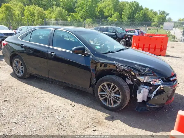 4T1BF1FK4GU216860 2016 TOYOTA CAMRY - Image 1
