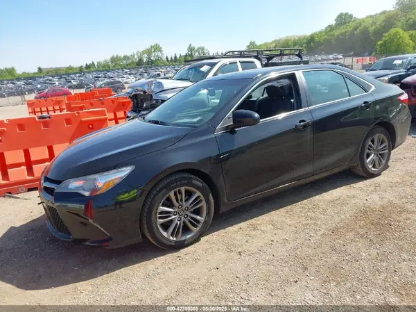4T1BF1FK4GU216860 2016 TOYOTA CAMRY - Image 2