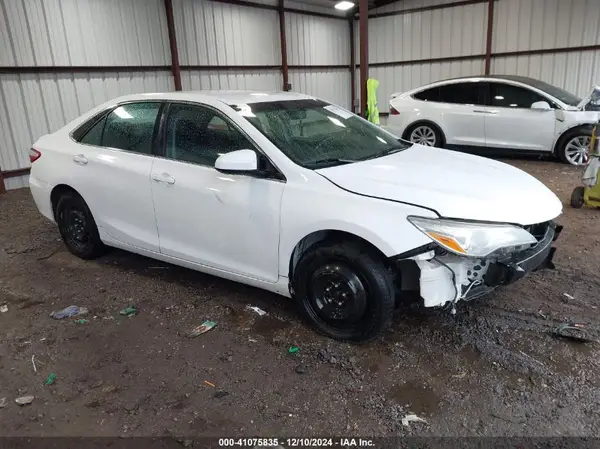 4T1BF1FK4GU217278 2016 TOYOTA CAMRY - Image 1