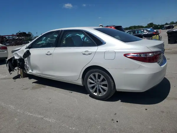 4T1BF1FK4GU217605 2016 TOYOTA CAMRY - Image 2