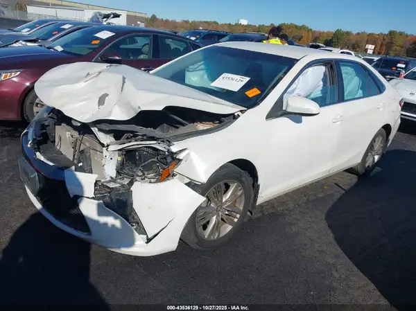 4T1BF1FK4GU218298 2016 TOYOTA CAMRY - Image 2
