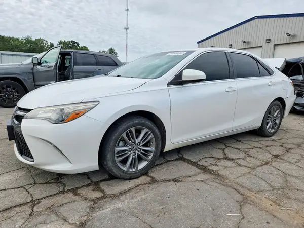4T1BF1FK4GU218575 2016 TOYOTA CAMRY - Image 1