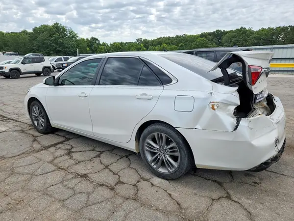 4T1BF1FK4GU218575 2016 TOYOTA CAMRY - Image 2