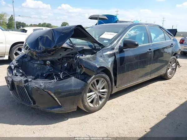 4T1BF1FK4GU218639 2016 TOYOTA CAMRY - Image 2