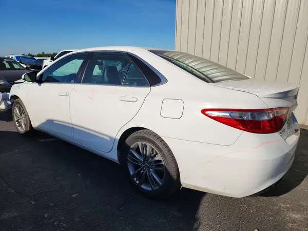 4T1BF1FK4GU221217 2016 TOYOTA CAMRY - Image 2