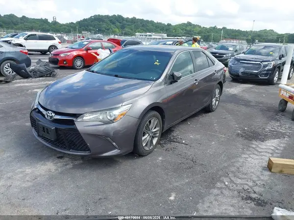 4T1BF1FK4GU222495 2016 TOYOTA CAMRY - Image 2