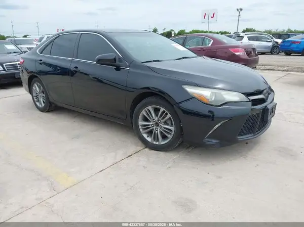 4T1BF1FK4GU226143 2016 TOYOTA CAMRY - Image 1