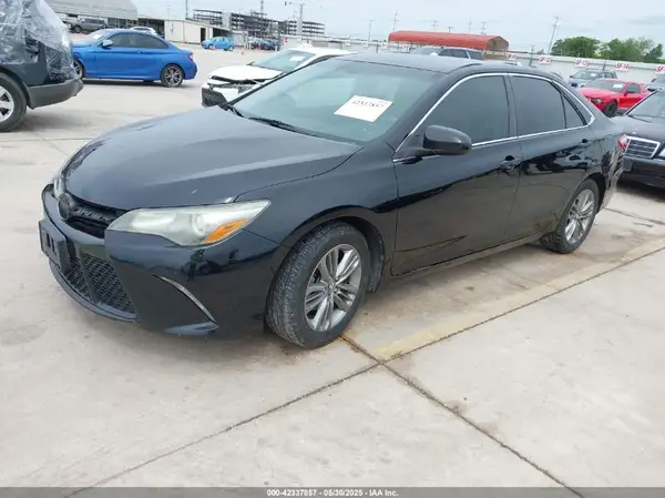 4T1BF1FK4GU226143 2016 TOYOTA CAMRY - Image 2