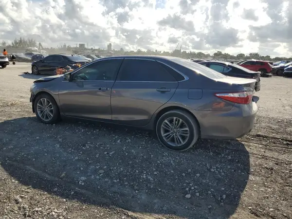 4T1BF1FK4GU226496 2016 TOYOTA CAMRY - Image 2