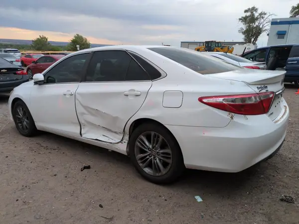 4T1BF1FK4GU230063 2016 TOYOTA CAMRY - Image 2