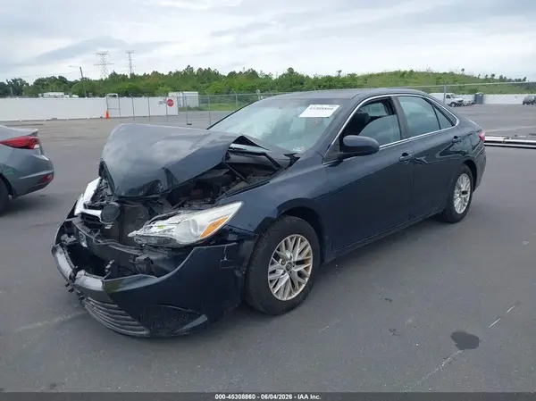 4T1BF1FK4GU230662 2016 TOYOTA CAMRY - Image 2