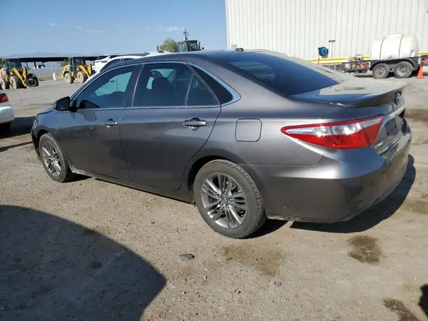 4T1BF1FK4GU231620 2016 TOYOTA CAMRY - Image 2