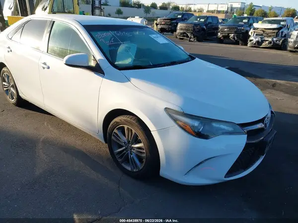 4T1BF1FK4GU234064 2016 TOYOTA CAMRY - Image 1