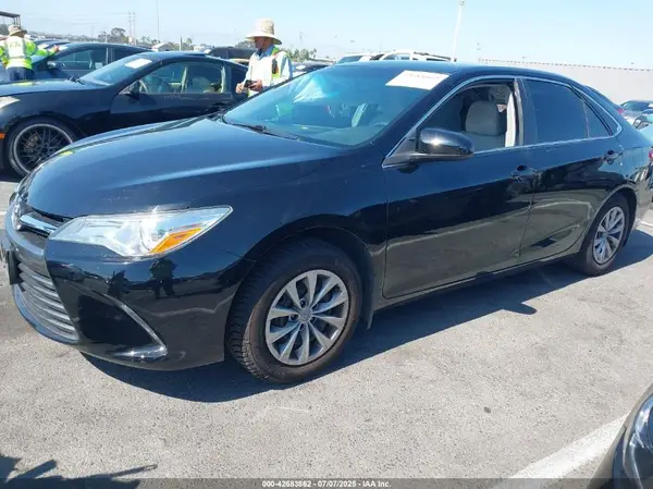 4T1BF1FK4GU234792 2016 TOYOTA CAMRY - Image 2