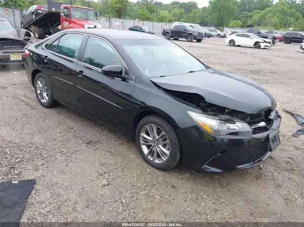 4T1BF1FK4GU235019 2016 TOYOTA CAMRY - Image 1