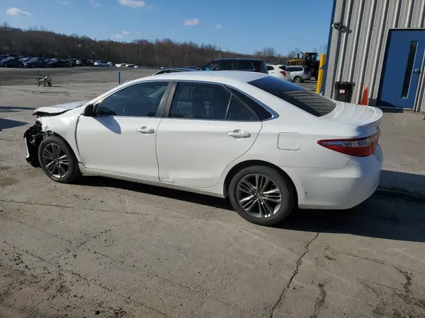 4T1BF1FK4GU235134 2016 TOYOTA CAMRY - Image 2