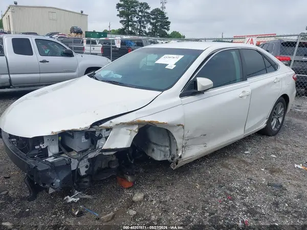 4T1BF1FK4GU236025 2016 TOYOTA CAMRY - Image 2